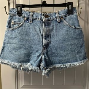 Women’s Size 11 Vintage Levi Cut off shorts